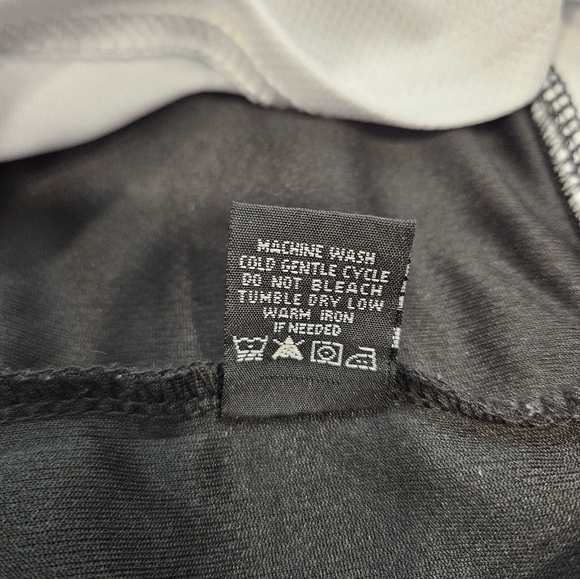 Sporty top by Carbon - Picture 7 of 8